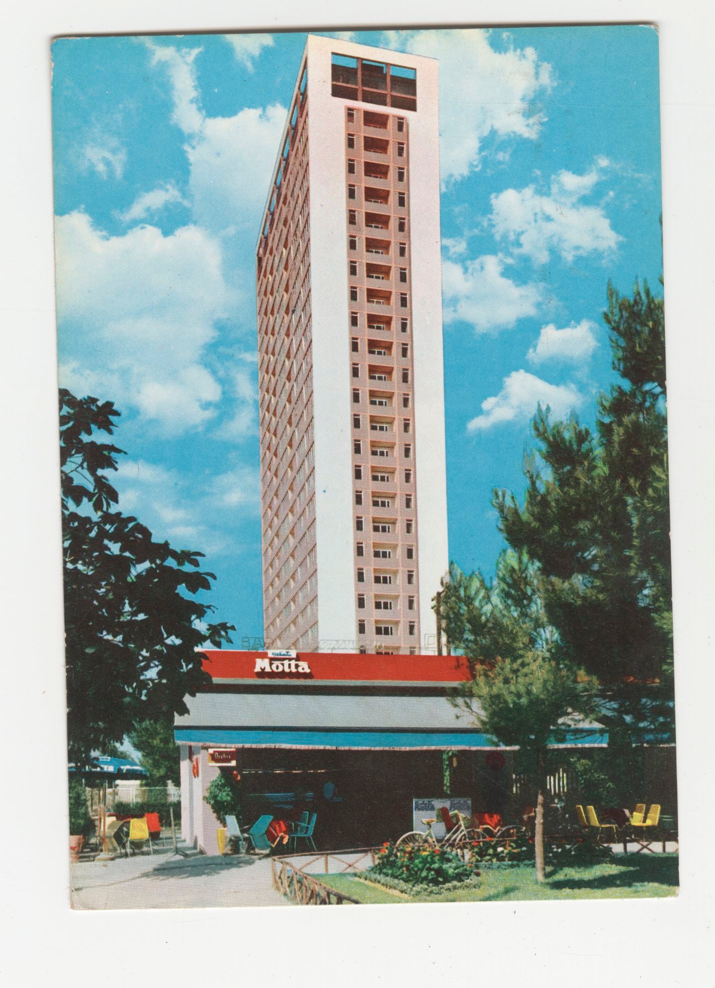 Il grattacielo di Rimini, 1961