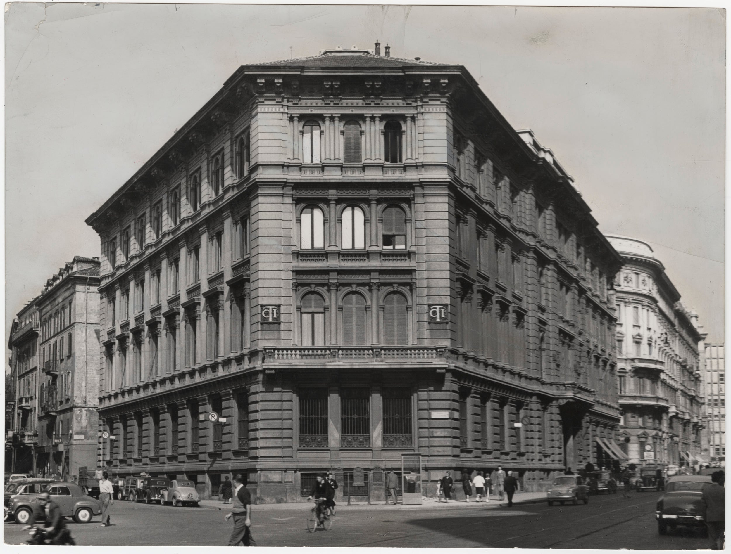 Veduta esterna del Palazzo del TCI, Bruno Stefani, 1950